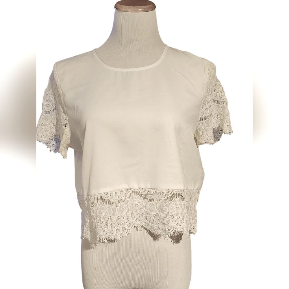 MINKPINK white lace trim blouse sz M